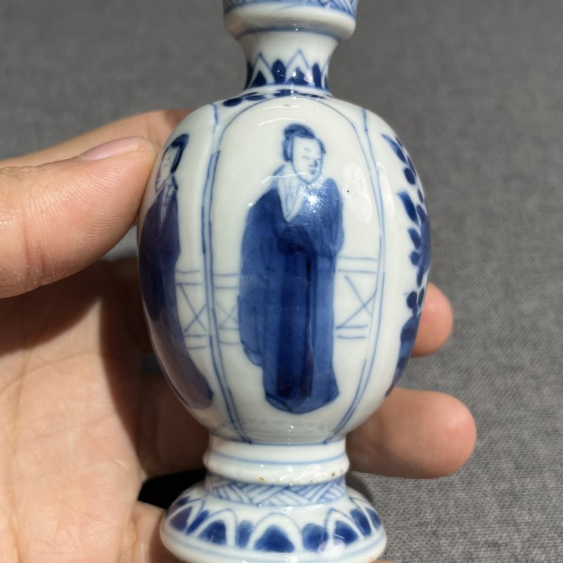 清康熙青花侍女人物灯笼瓶 - 图5