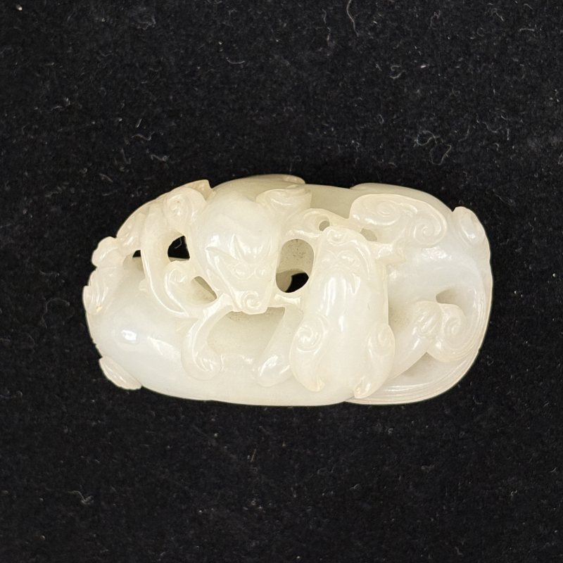 清 白玉雕双獾灵芝挂件 - 图2