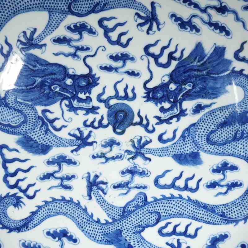 清光绪青花双龙赶珠纹大盘 - 图2