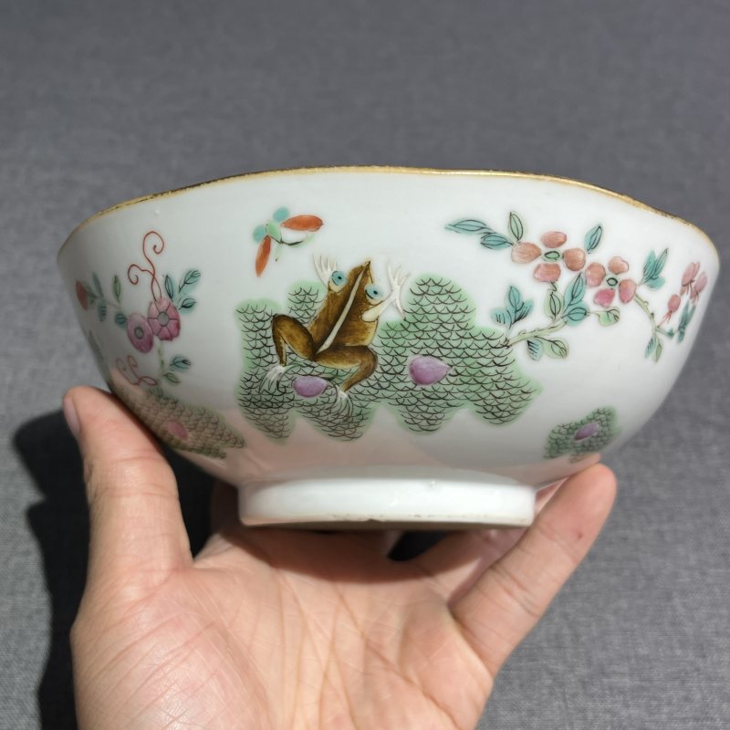 清同治粉彩花蝶纹碗 - 图4