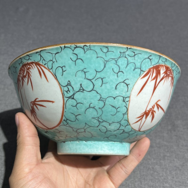 清嘉庆粉彩开窗花卉纹碗 - 图5