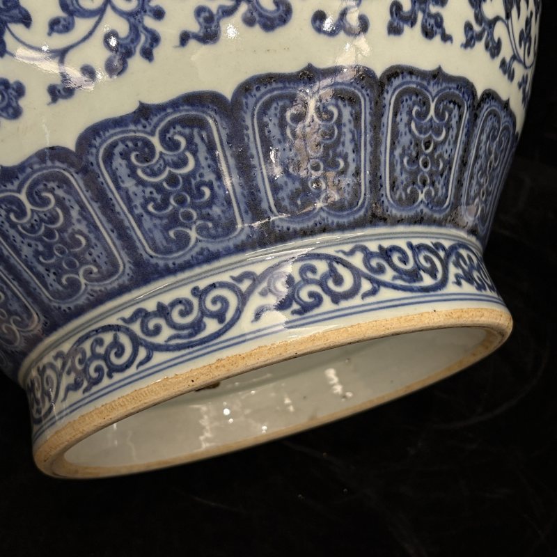 清 青花莲托八宝纹辅首尊 - 图26
