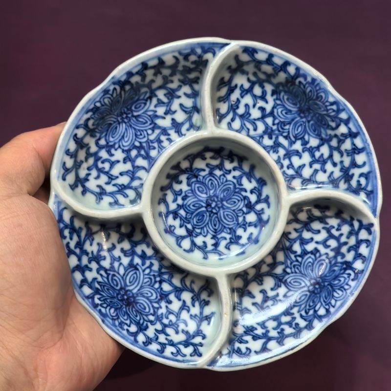 清乾隆 青花缠枝花卉纹调色盘 - 图4