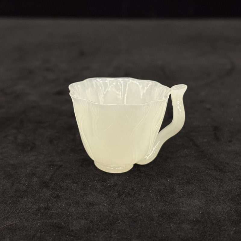 清 白玉荷叶形单耳杯 - 图2