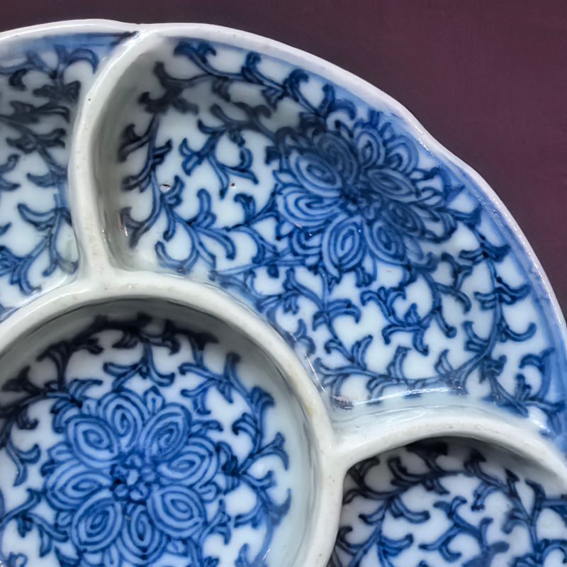 清乾隆 青花缠枝花卉纹调色盘 - 图6