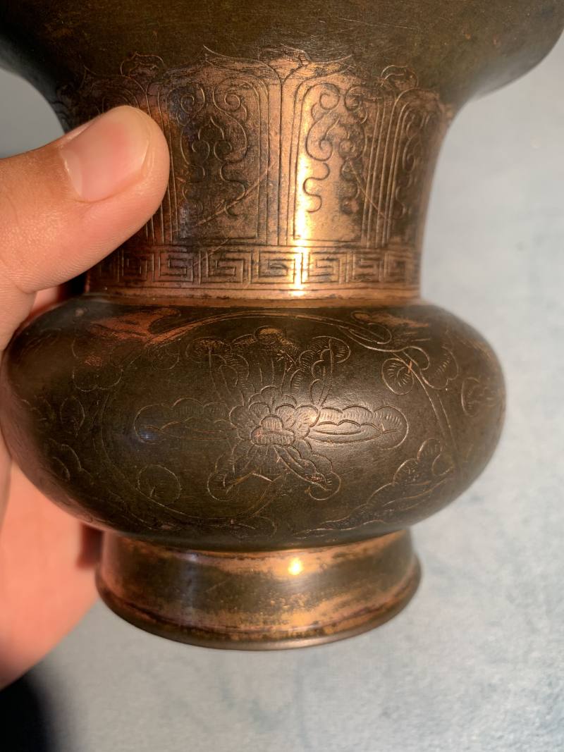 明 铜局部鎏金缠枝莲花纹尊 - 图12