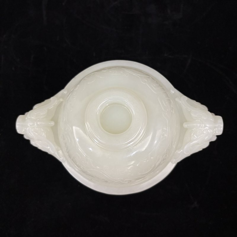 清 白玉雕饕餮纹双耳活环香炉 - 图6