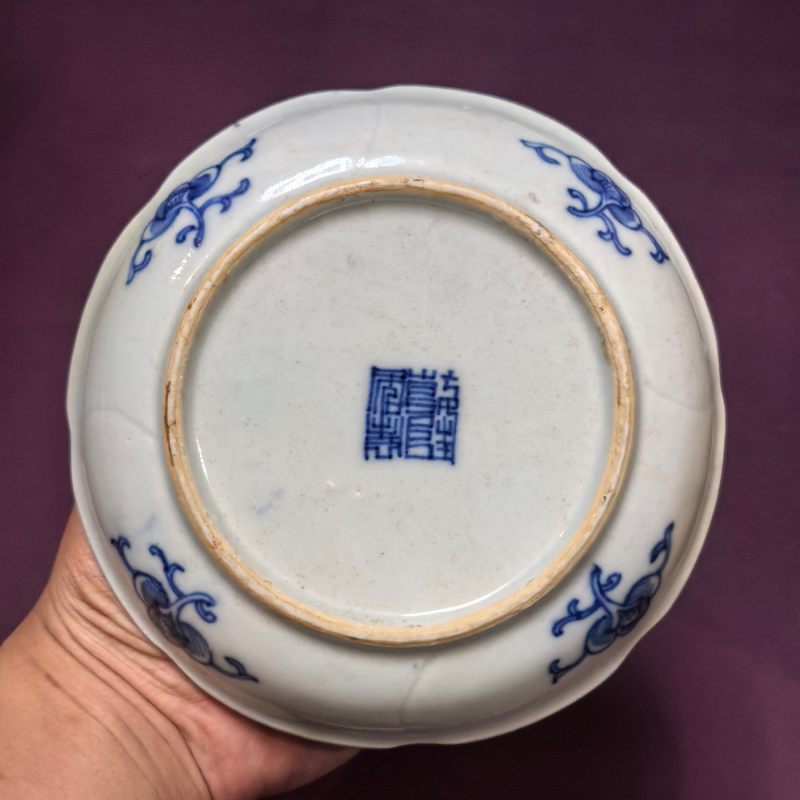 清乾隆 青花缠枝花卉纹调色盘 - 图7