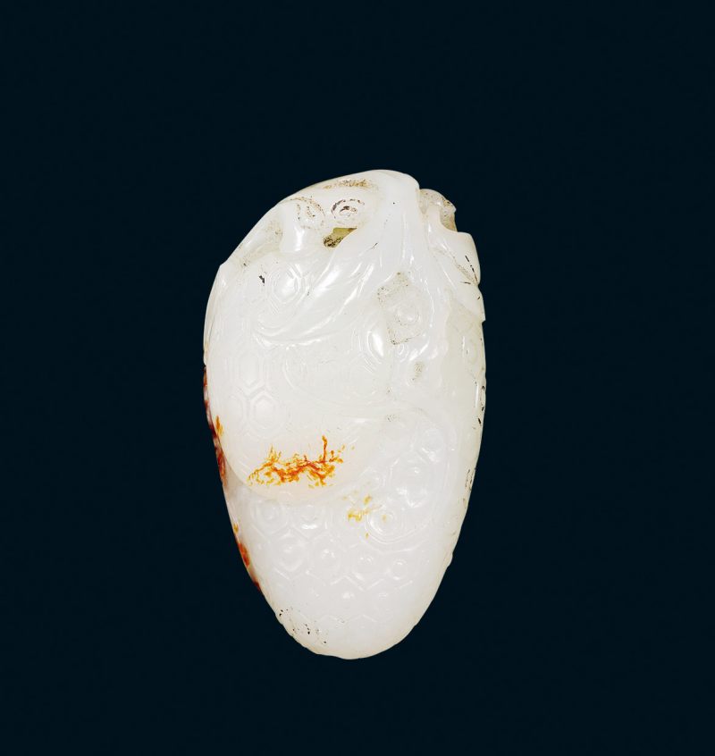 清 白玉留皮荔枝挂件