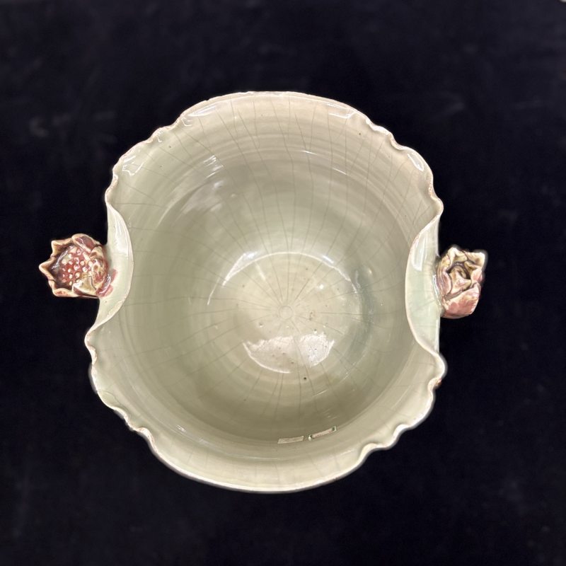 清 青釉釉里红荷花式卷缸 - 图6