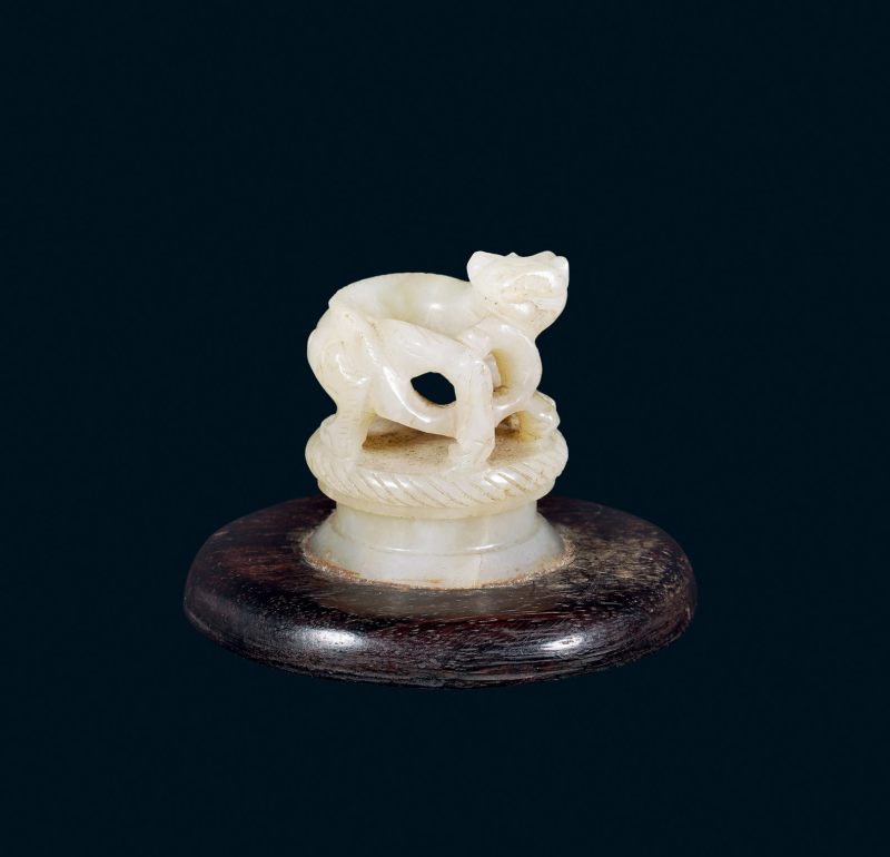 明 白玉盘螭炉顶