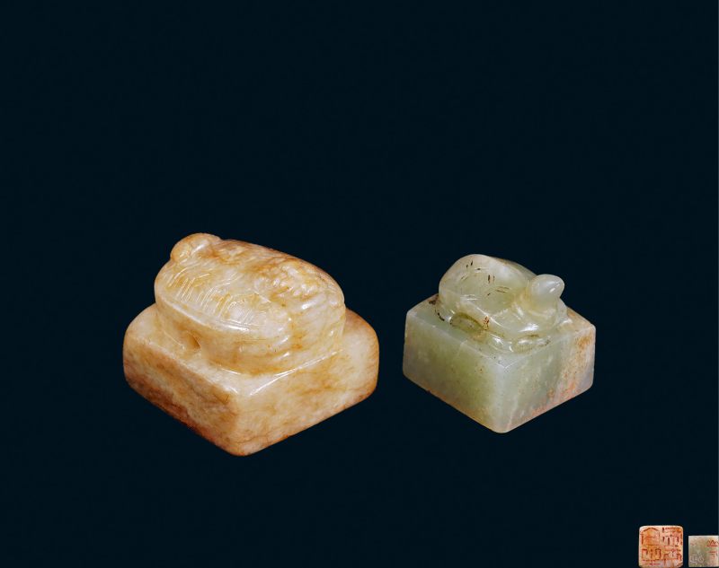清 白玉龟钮印章两件