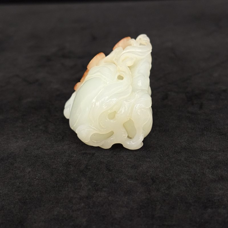 清 白玉留皮镂雕三多纹摆件 - 图5
