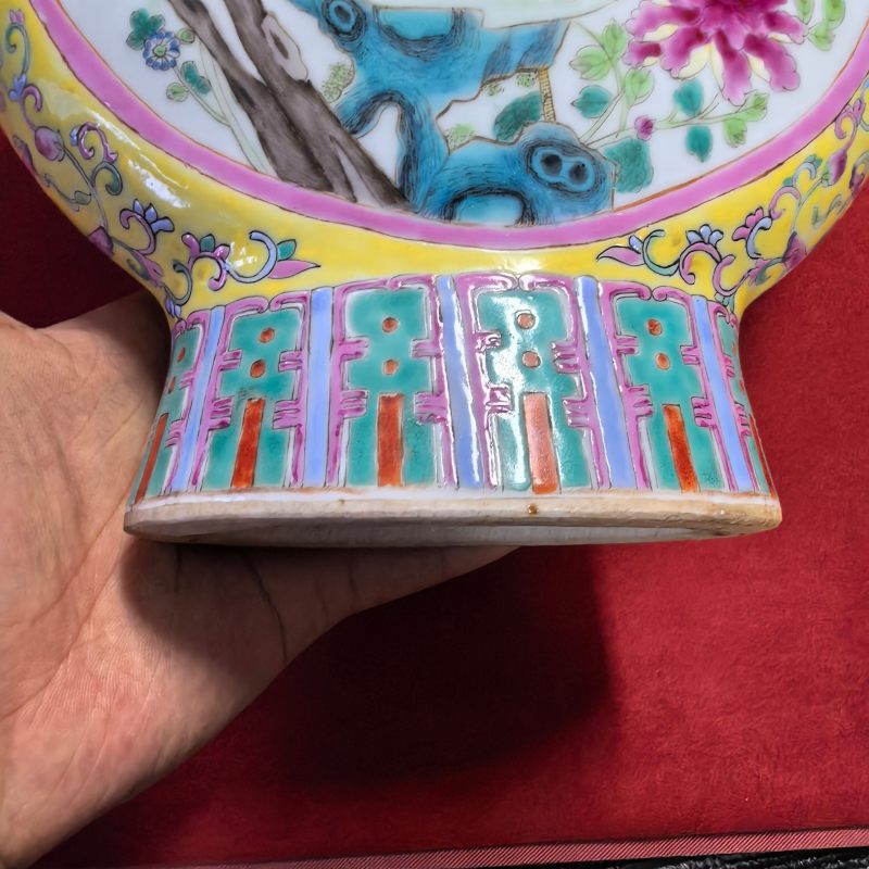 清晚期 粉彩花鸟纹抱月瓶 - 图11