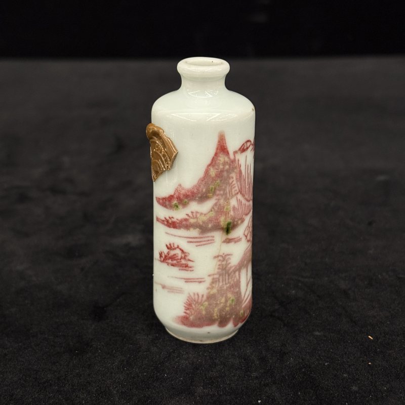 清 釉里红山水纹烟壶 青花釉里红人物纹烟壶两件 - 图2
