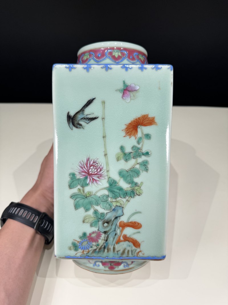 清光绪 冬青釉粉彩花鸟纹琮式瓶 - 图9