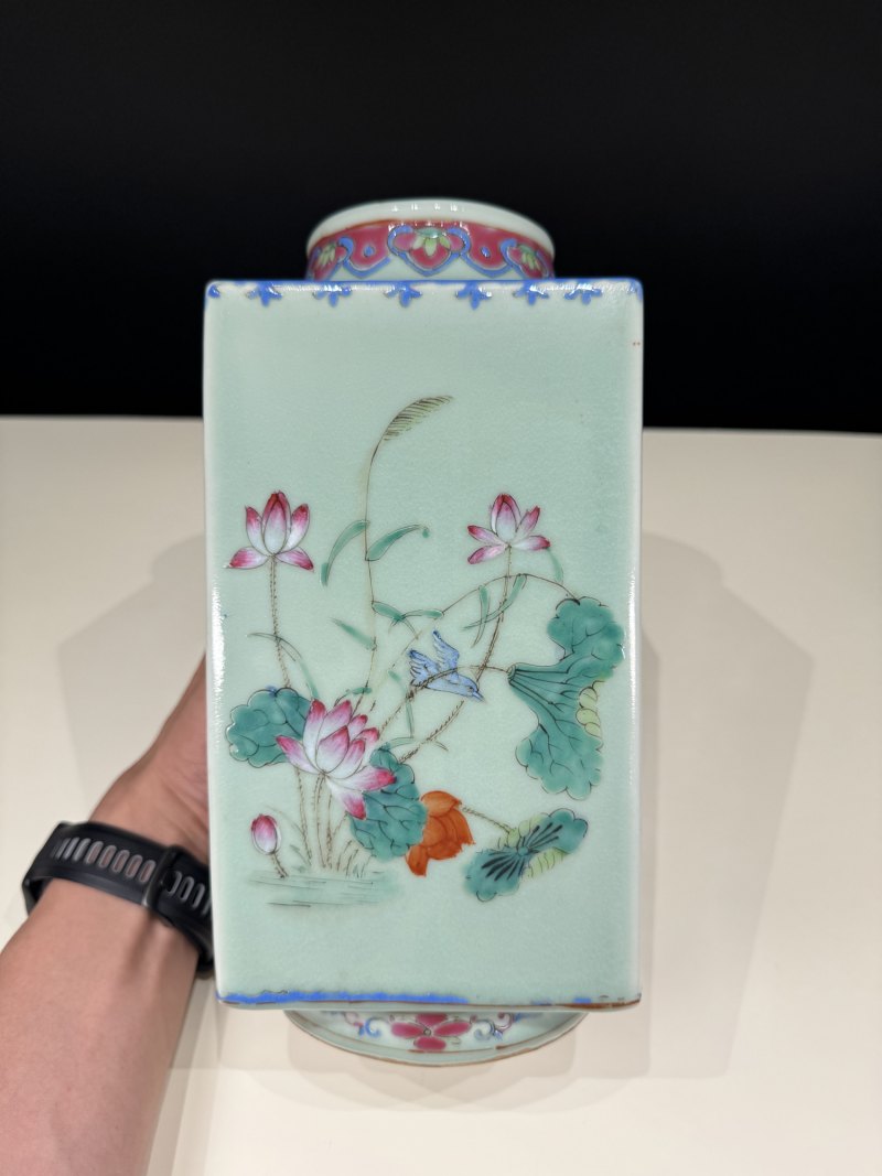 清光绪 冬青釉粉彩花鸟纹琮式瓶 - 图11