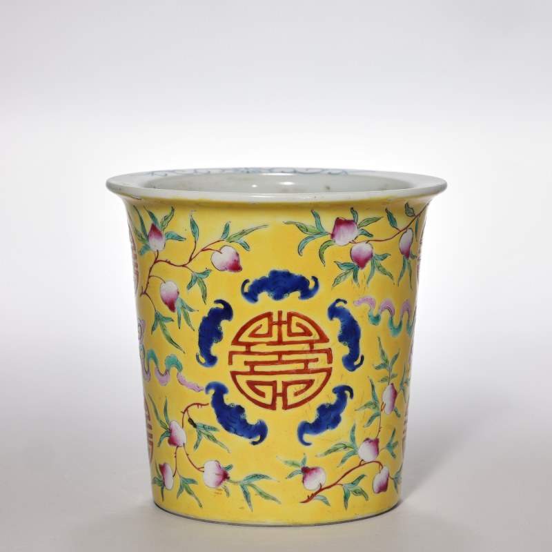 清晚期-民国 黄地粉彩福寿纹花盎 - 图2