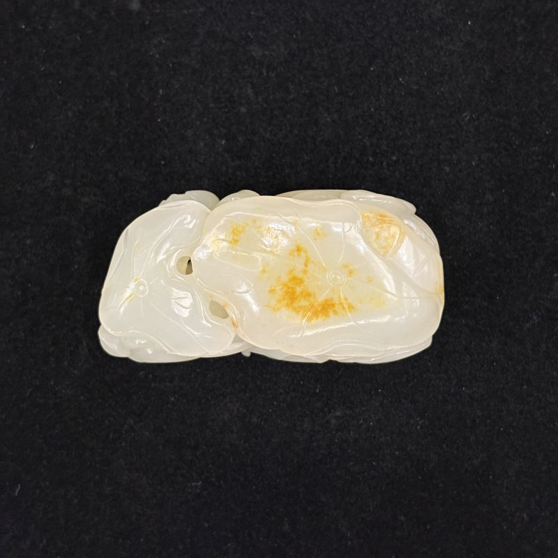 清 白玉留皮镂雕花鸟纹挂件 - 图7