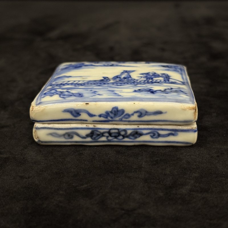 明 青花《赤壁赋》山水人物纹印盒 - 图3