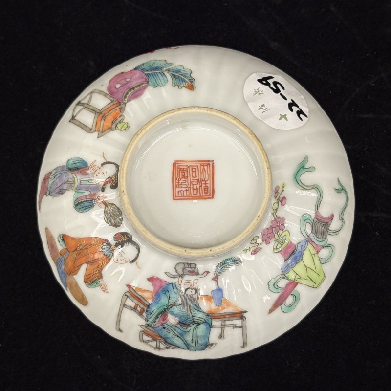 清 粉彩人物纹瓜楞形茶盖碗两件 - 图7