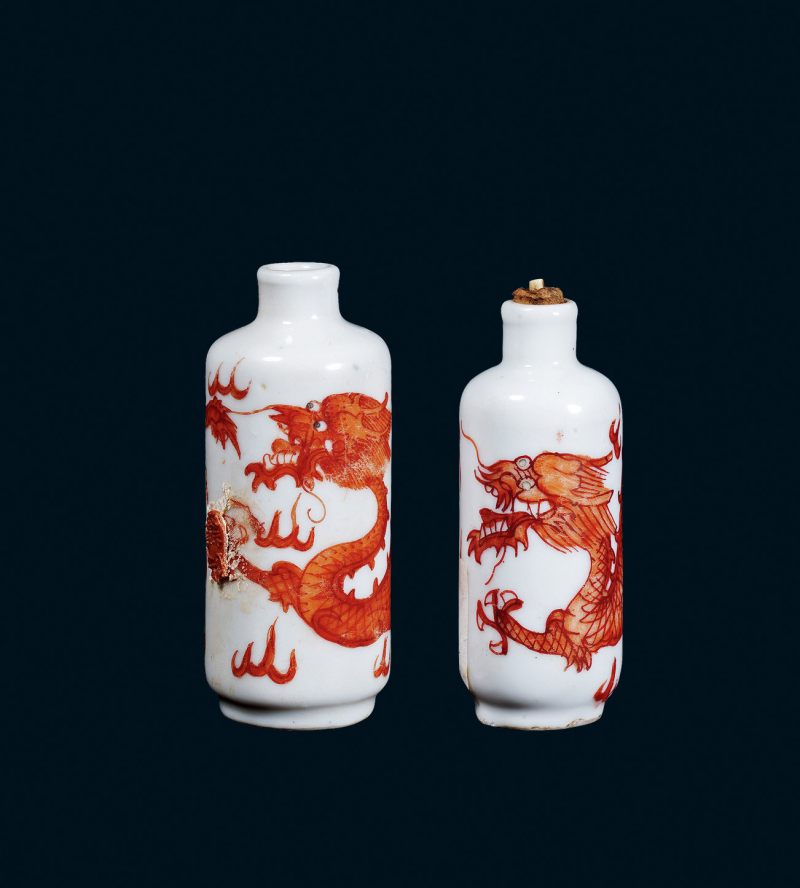 清 矾红龙纹烟壶两件