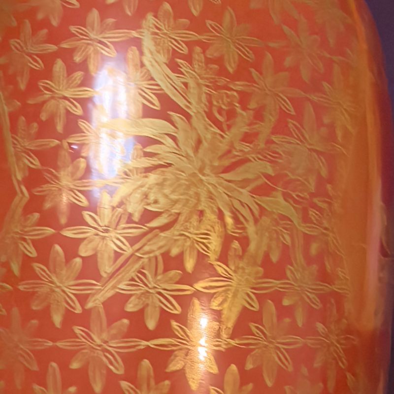 清晚期 珊瑚红地描金罐一对 - 图13
