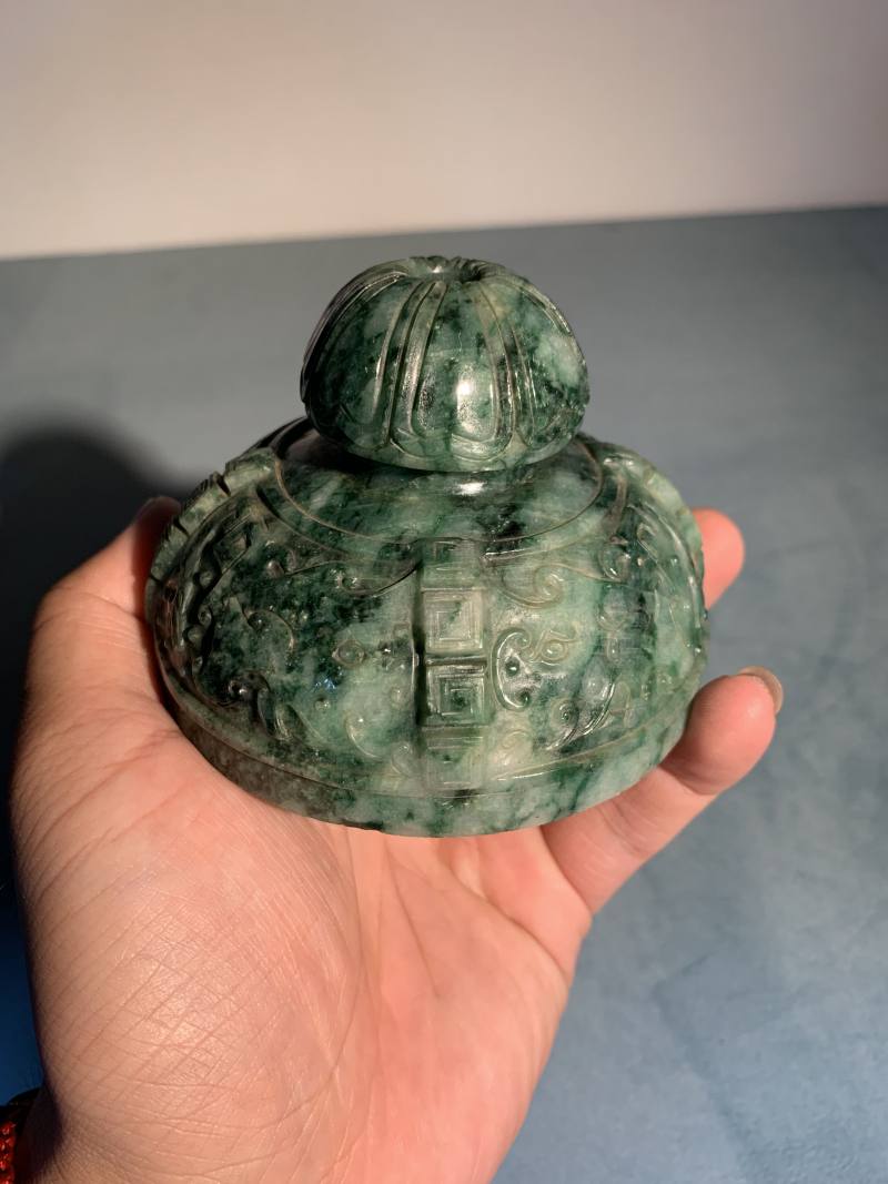 清乾隆 翡翠兽面纹鼎式炉 - 图13