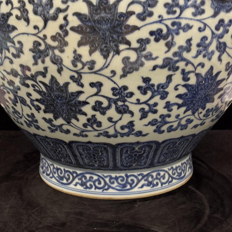 清 青花莲托八宝纹辅首尊 - 图8