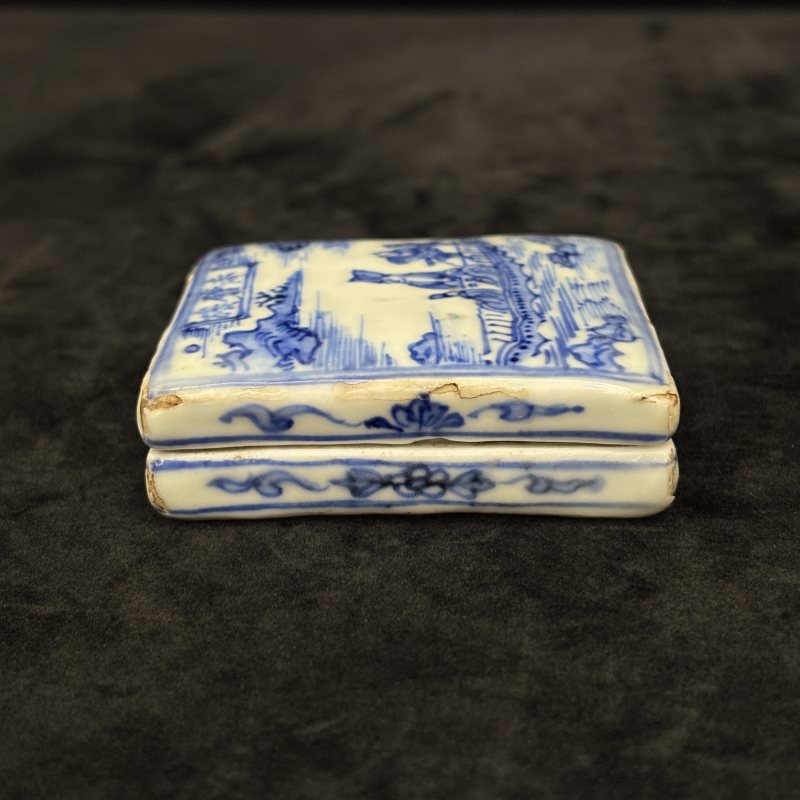 明 青花《赤壁赋》山水人物纹印盒 - 图6
