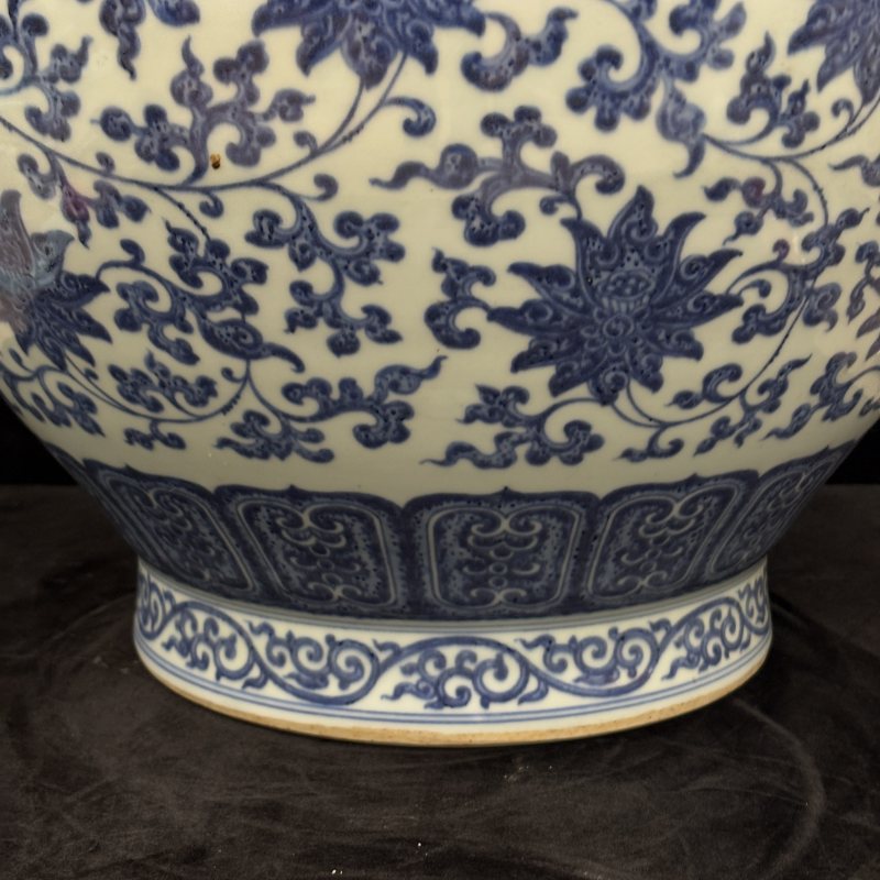 清 青花莲托八宝纹辅首尊 - 图11