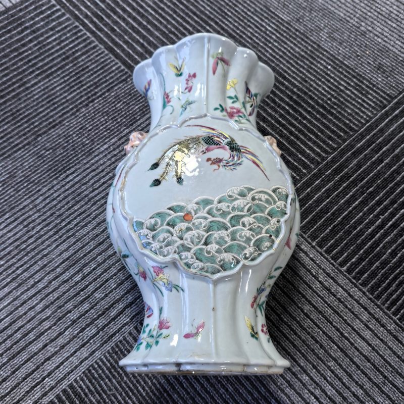 清晚期 粉彩海水龙纹海棠瓶 - 图7