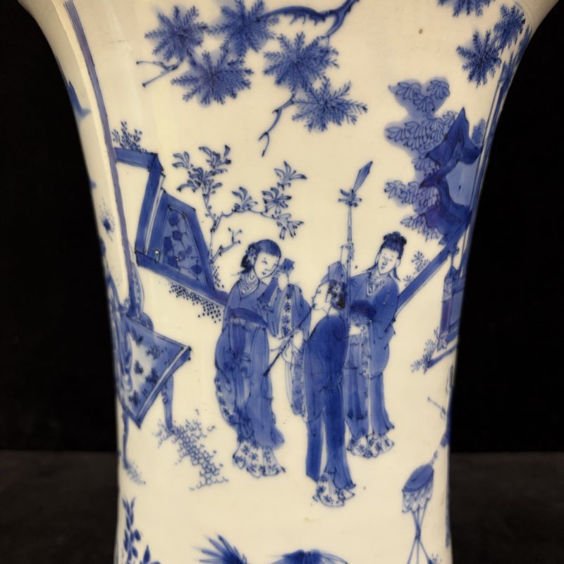明 青花人物故事纹花觚 - 图3