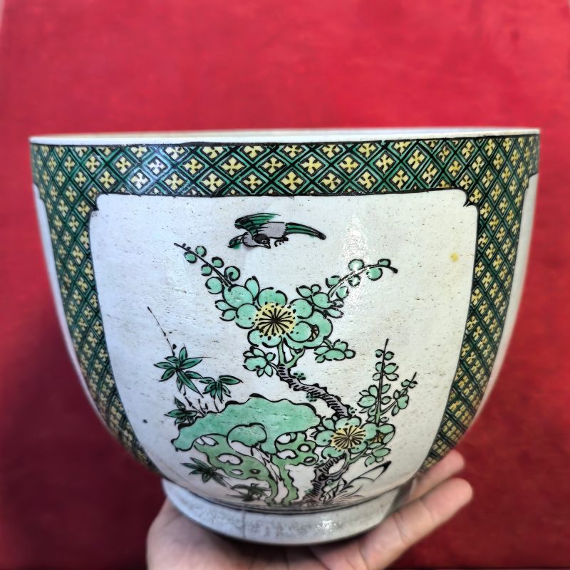清康熙 素三彩开窗四季花卉纹缸 - 图8