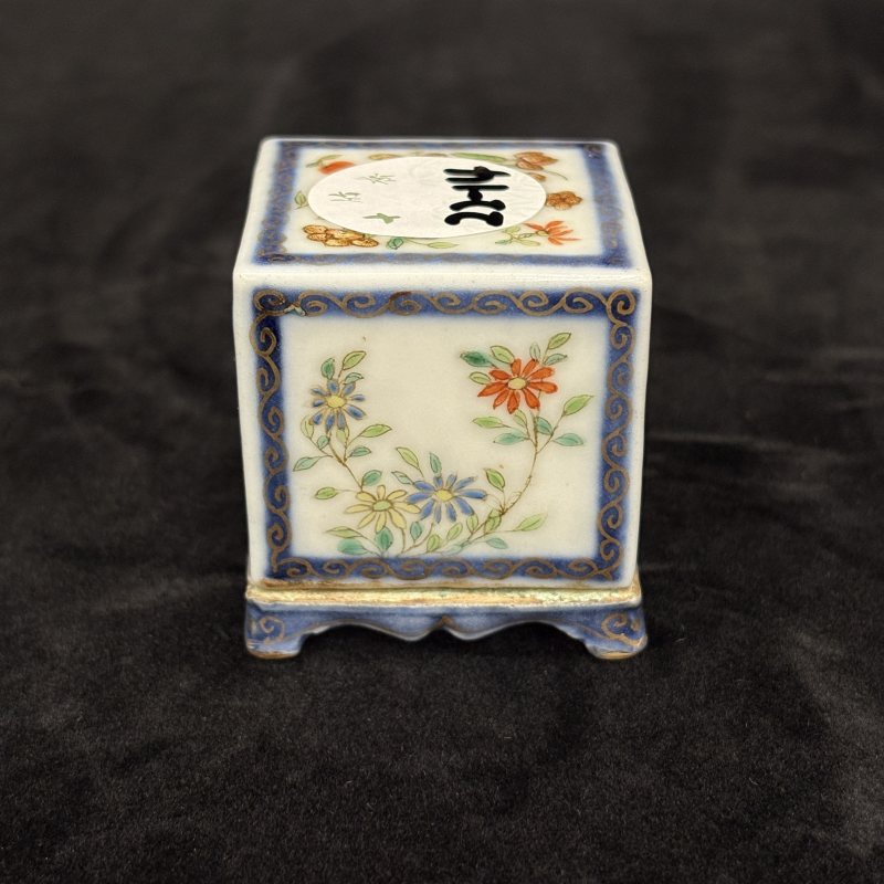 清 青花粉彩人物纹糊斗 青花粉彩人物纹笔搁两件 - 图6