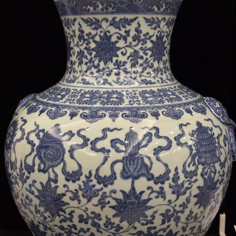 清 青花莲托八宝纹辅首尊 - 图13