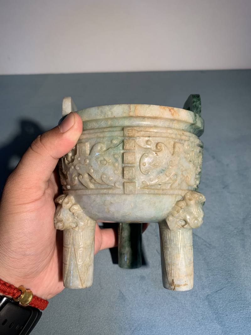 清乾隆 翡翠兽面纹鼎式炉 - 图19