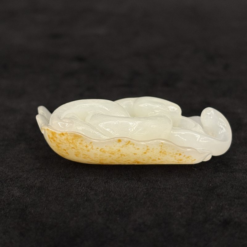清 白玉留皮蛇纹挂件 - 图5