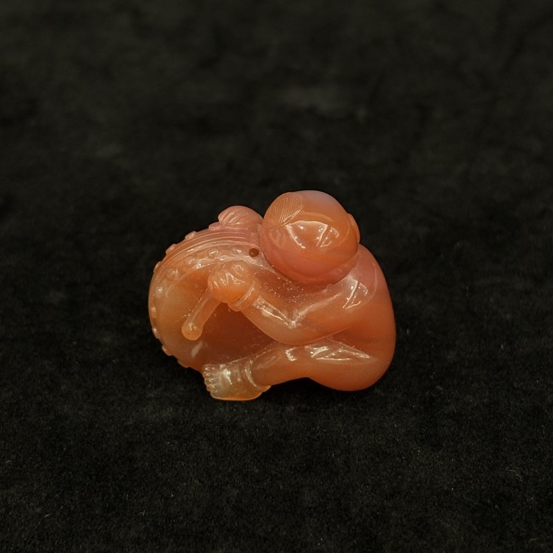 清 玛瑙击鼓童子 白玉镂雕仙鹤佩 白玉羊仙印章一组 - 图11