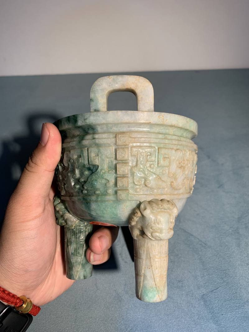 清乾隆 翡翠兽面纹鼎式炉 - 图20