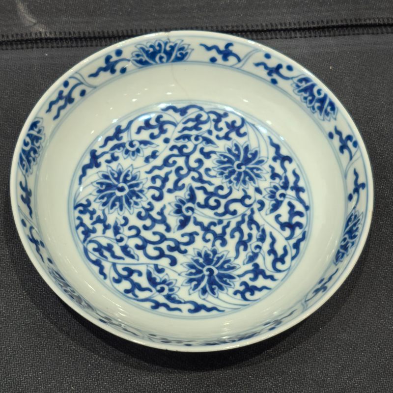 清同治 青花缠枝莲纹盘 - 图5