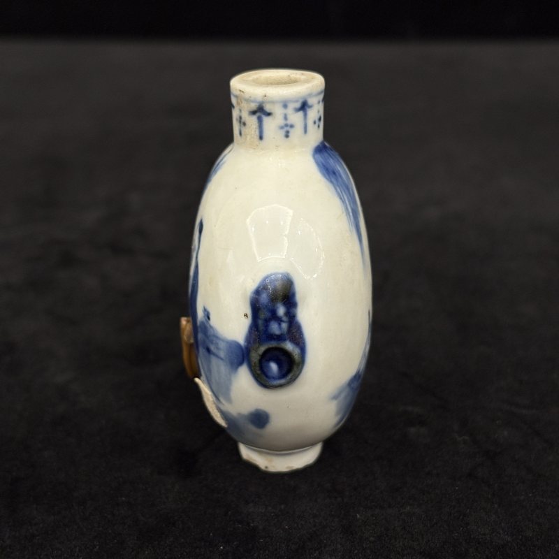 清 青花人物纹烟壶两件 - 图6