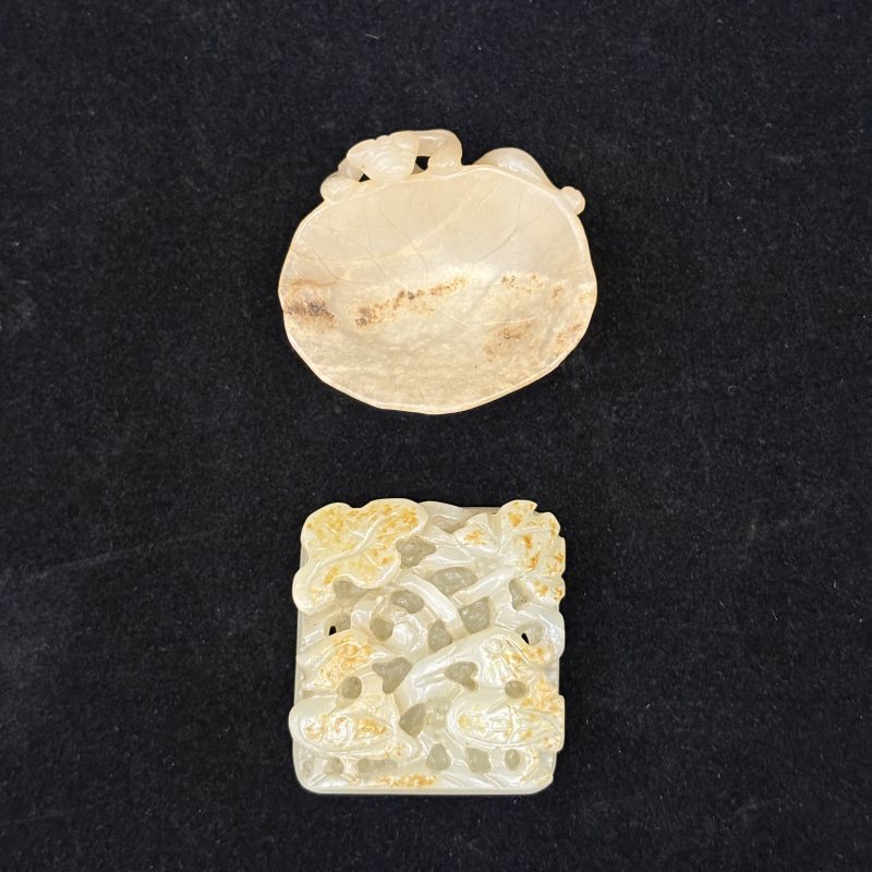 明 白玉留皮镂雕莲池鸳鸯带饰 白玉雕螭荷叶洗两件 - 图2