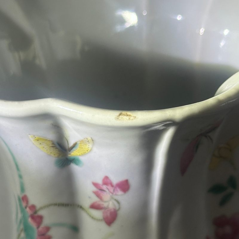 清晚期 粉彩海水龙纹海棠瓶 - 图14