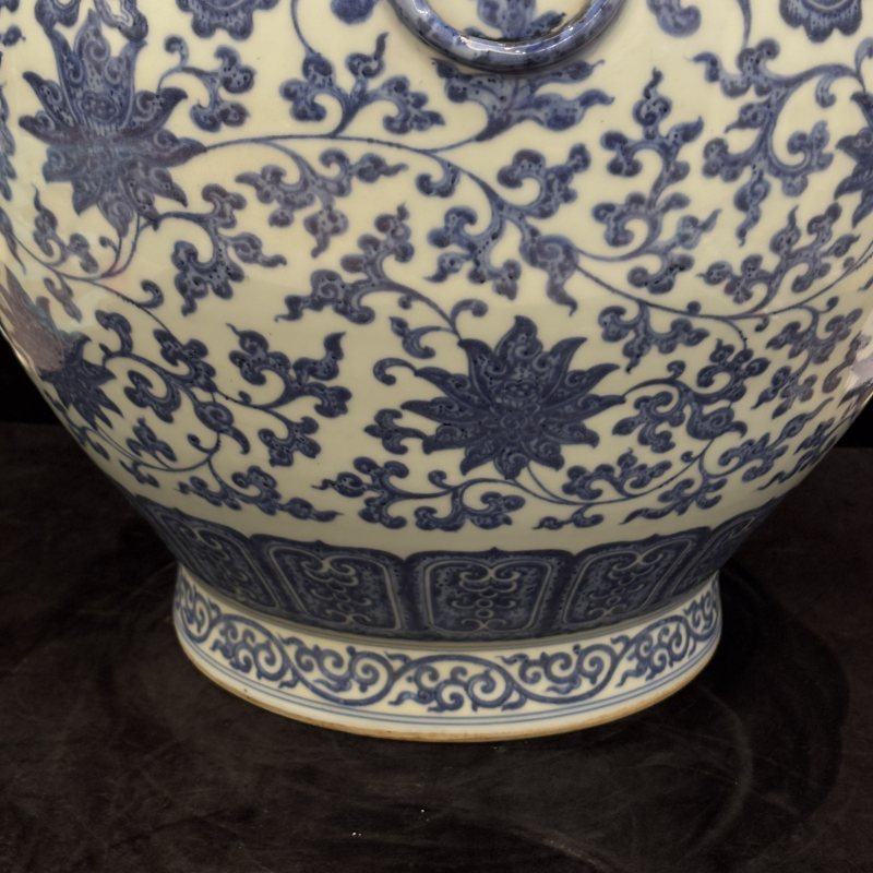 清 青花莲托八宝纹辅首尊 - 图18