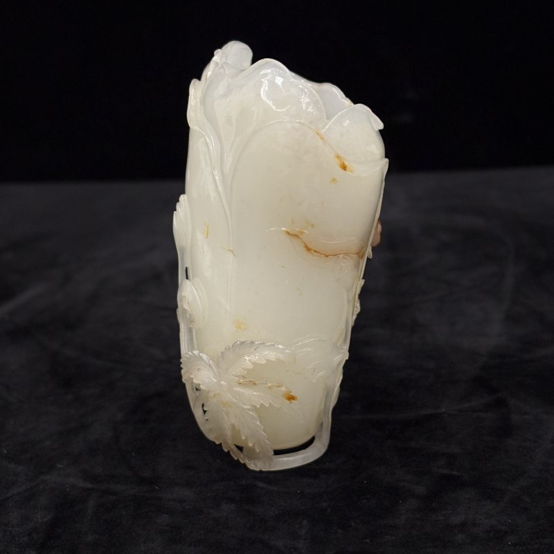 清 白玉留皮兰花杯 - 图5