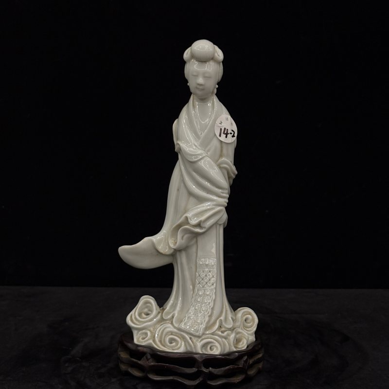 清 德化仕女塑像 - 图2