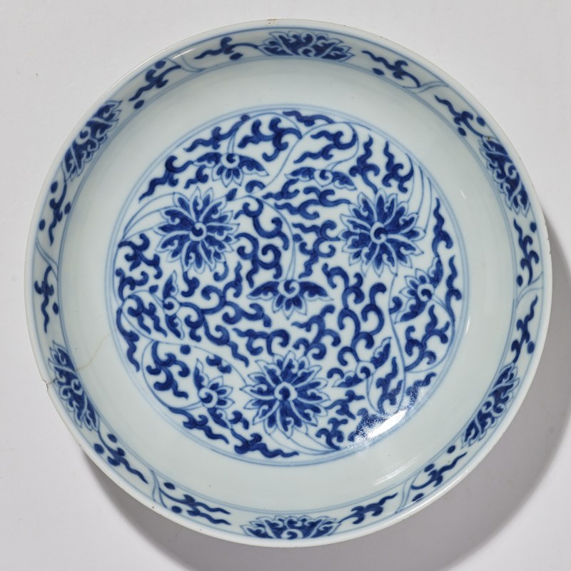 清同治 青花缠枝莲纹盘 - 图2