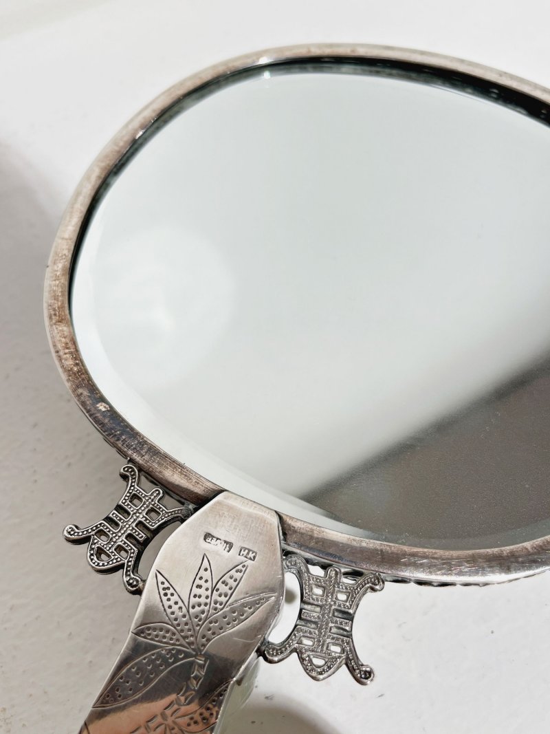 傳承： | A CARVED JADE AND SILVER HAND MIRROR AND VANITY BOX - 图13