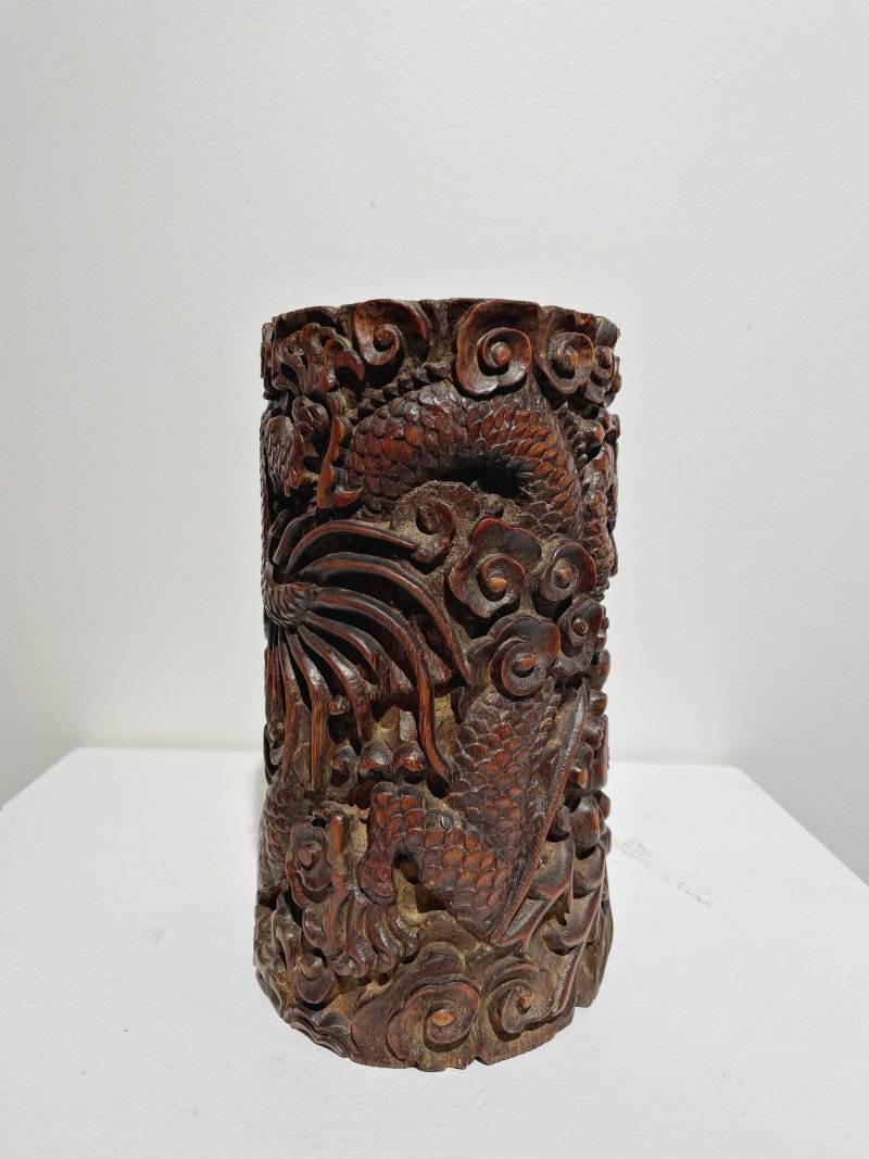 清 竹雕如意龍紋筆筒 | A CARVED BAMBOO 'DRAGON' BRUSH POT, BITONG - 图5